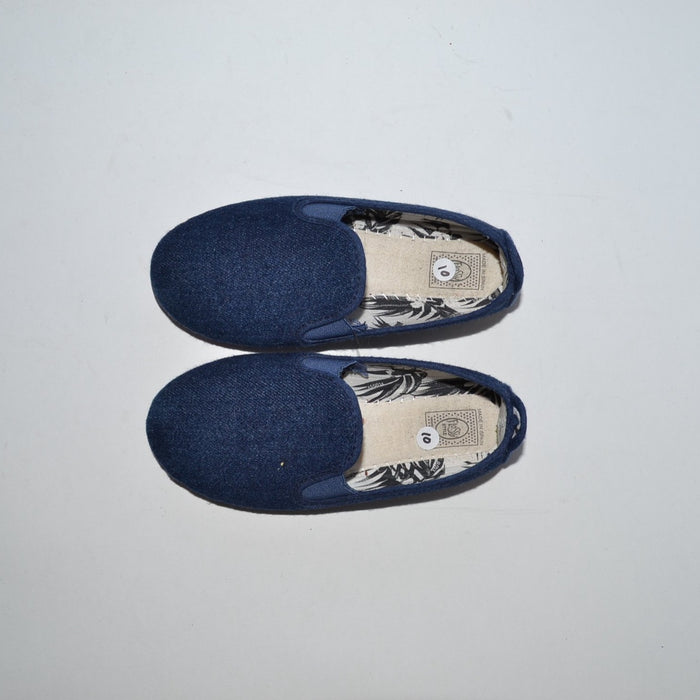 Size UK 10 (jr) blue denim plimsolls