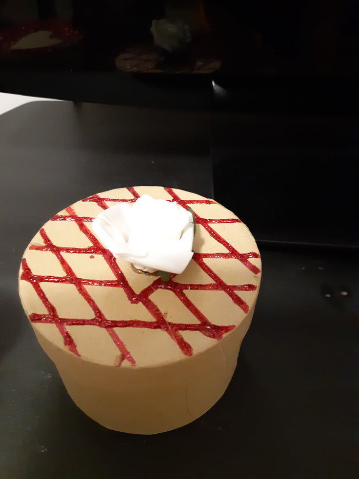 round decorated box
