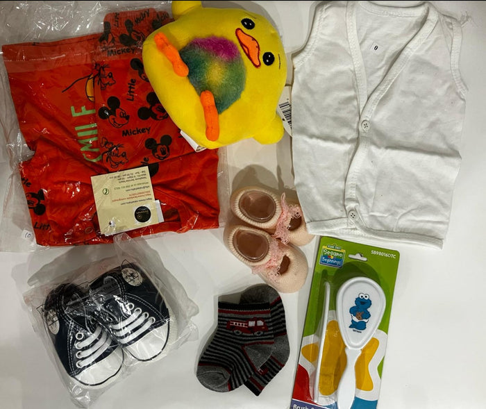 Baby clothing gift sets ideal for baby showers and new born baby occasions - SET A - NATASHAHS
