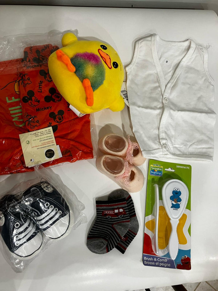 Baby clothing gift sets ideal for baby showers and new born baby occasions - SET A - NATASHAHS