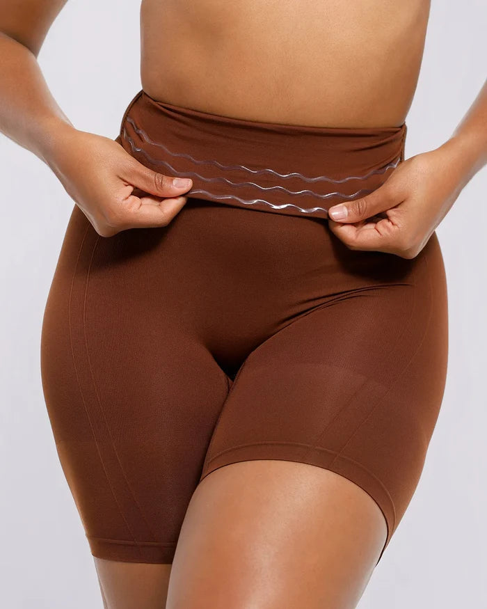 Bare Essentials™ Skin Flow™ Everyday Shaping Short