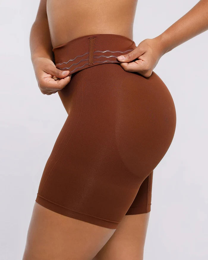 Bare Essentials™ Skin Flow™ Everyday Shaping Short