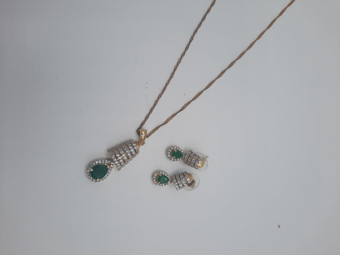 Beautiful zircons and semi precious stones pendant earrings set