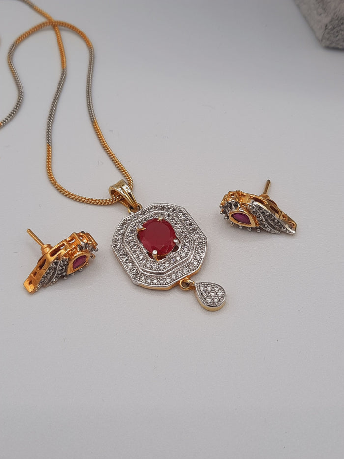 Beautiful zircons and semi precious stones pendant earrings set