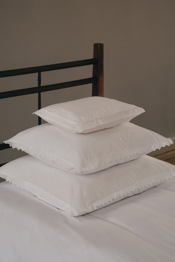 Broderie Anglaise Anaïs Pillowcase Broken White