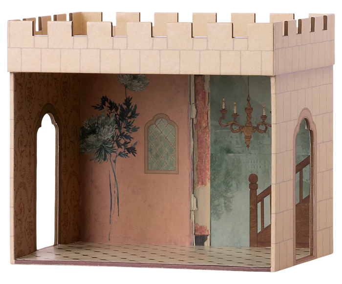 Castle, Hall
