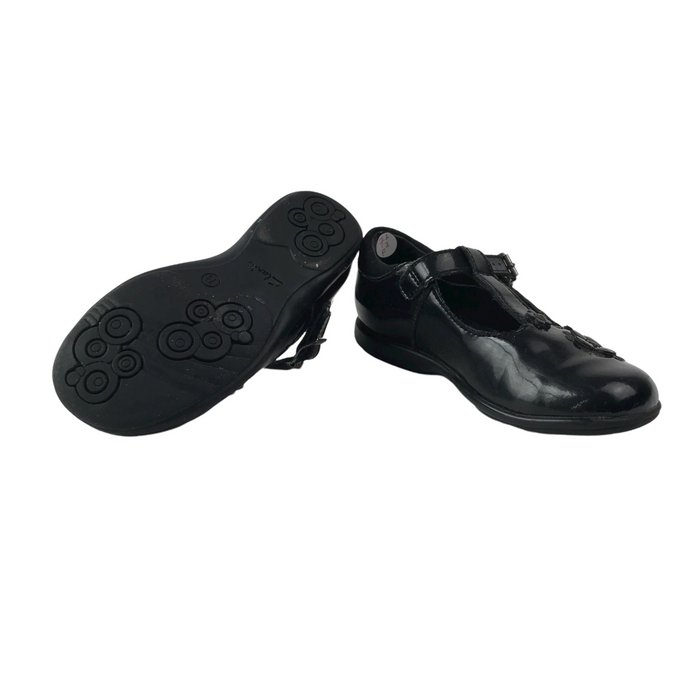 Clarks size UK 7.5 (jr)  black flower school pump shoes