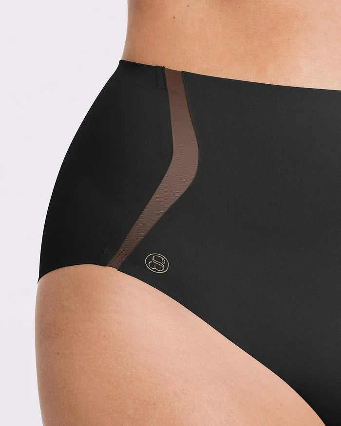 Curve Code™ Contour Comfy Smoothing Brief