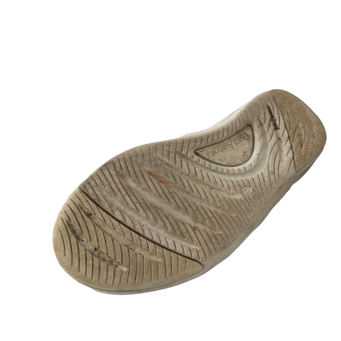 Emu Australia  size UK 10 (jr) khaki crocodile trainers