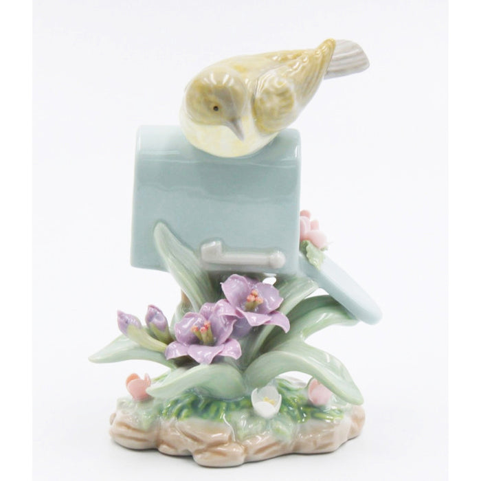 Fine Porcelain Figurine - Warbler on Mailbox 96304