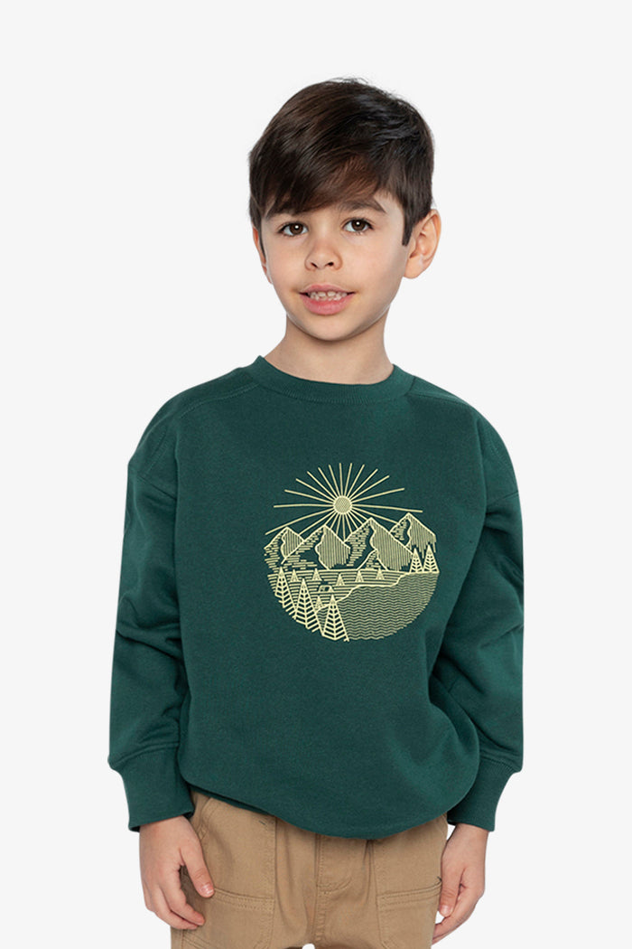 Child wearing the green forest fleece sweatshirt by Deux par Deux