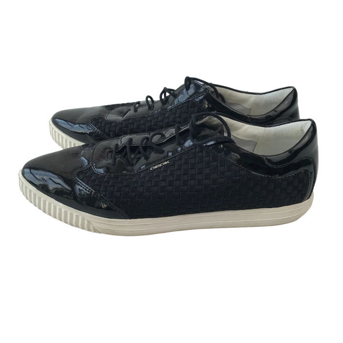 Geox size UK 5 black pointy trainers