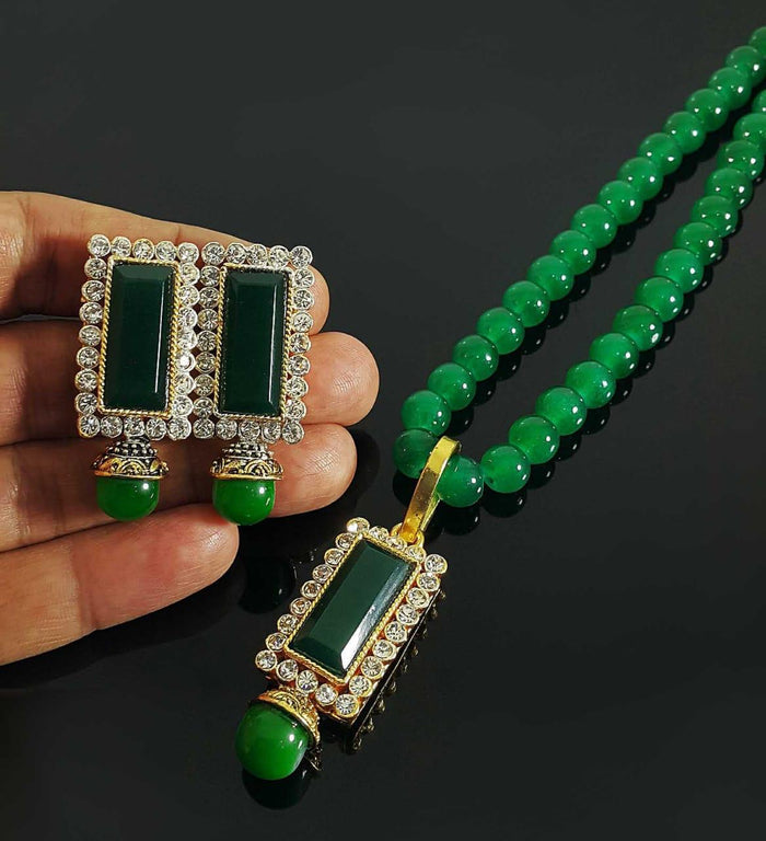Glimpse in the Sun Golden Base Pendant Set - NATASHAHS