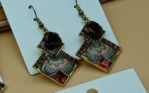 Golden metallic earrings with acrylic art - NATASHAHS