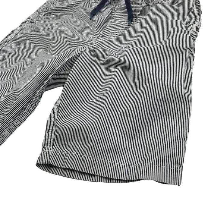H&M 9 years navy blue and white striped shorts