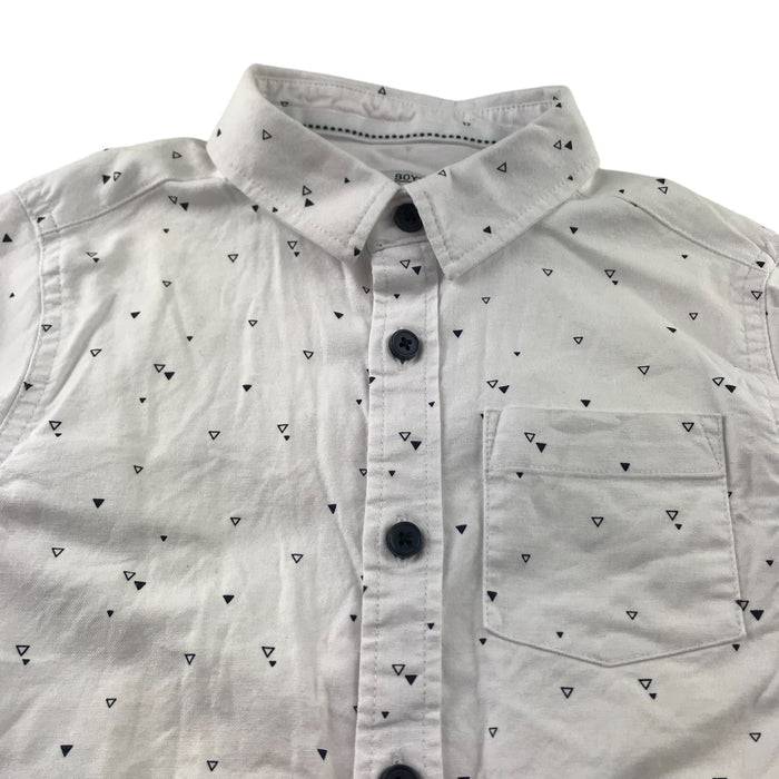 Matalan shirt 5-6 years white triangle print design shirt