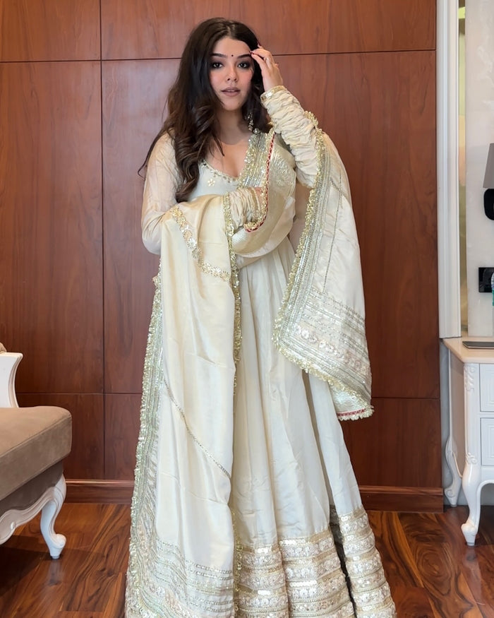 Neha's Off White Colour Trending Anarkali Suit Set