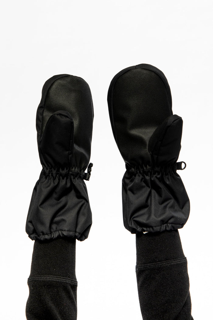 Child wearing the black Play winter mittens, view 3