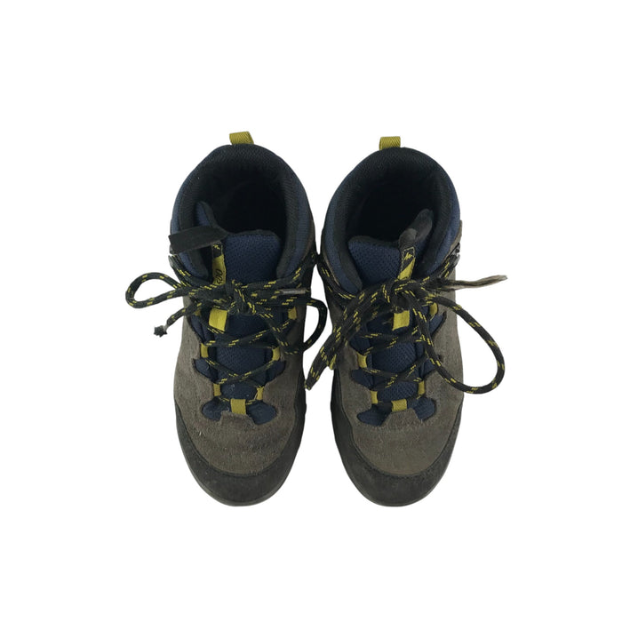 Quechua size UK 13 (jr) brown walking boots