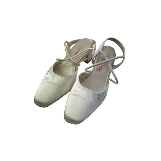 Rainbow Club White Heel Sandals Shoe Size 1