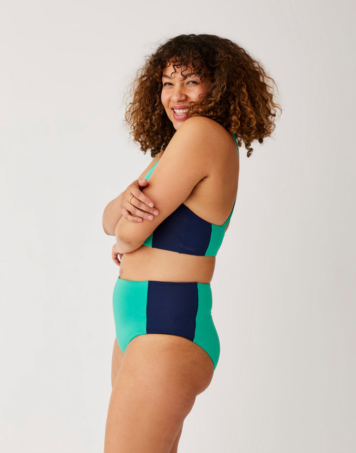 Sanitas Colorblock Top: Fern w. Navy