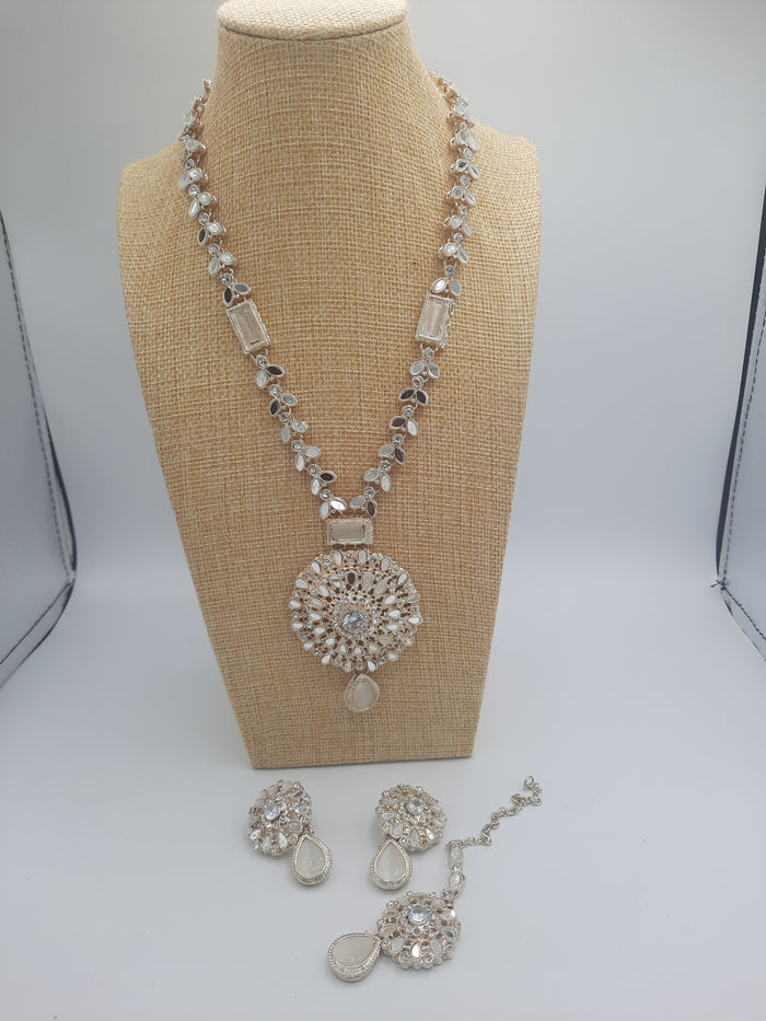 Silver polished jewelry set for wedding party with white milky square cut stones