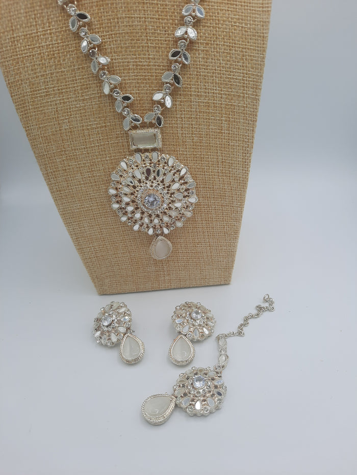 Silver polished jewelry set for wedding party with white milky square cut stones