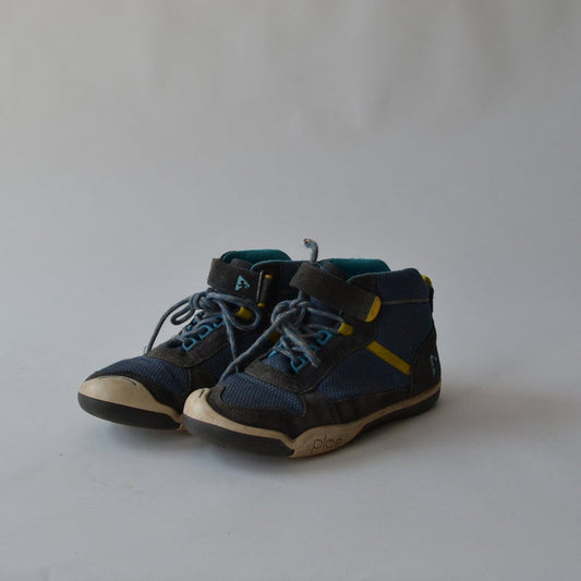 Preloved Kids Trainers