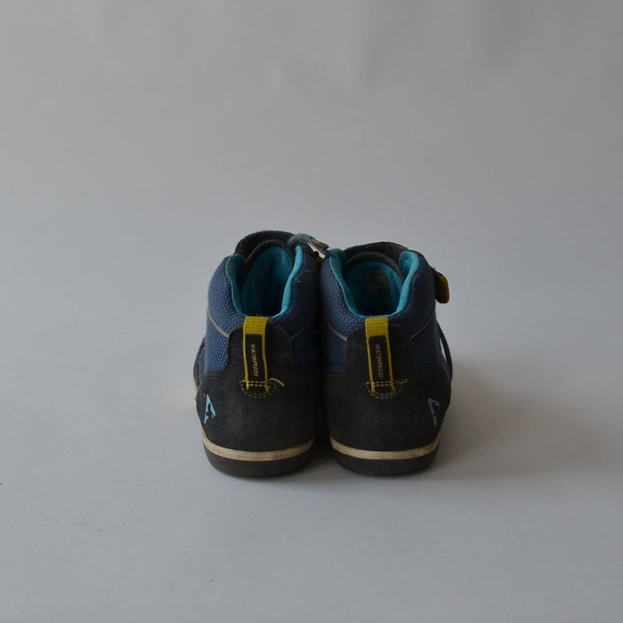 Size UK 1 blue high top trainers - blue high top