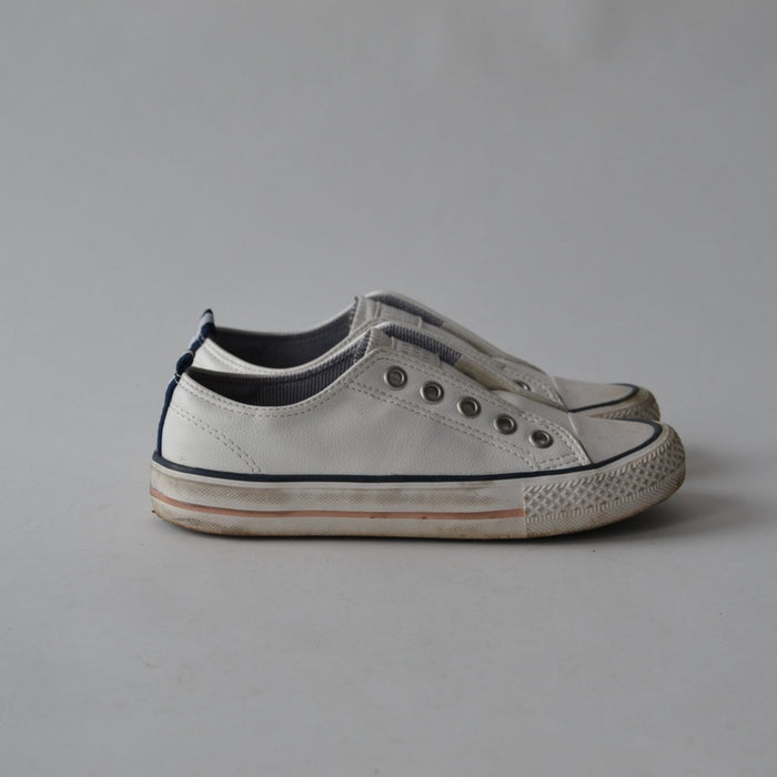 Size UK 13 (jr) white trainers