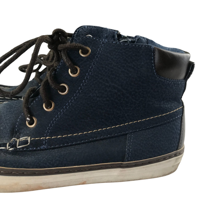 Size UK 2 navy trainers