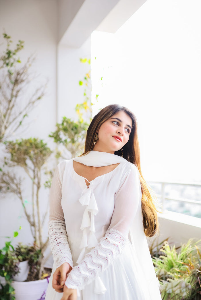 XS / White