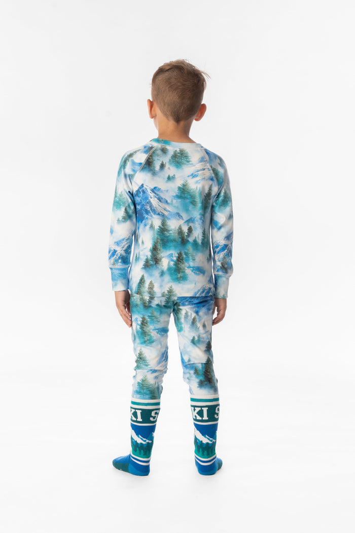 Deux par Deux boys' thermal base layer set in blue mountain print – worn by a model, view 3