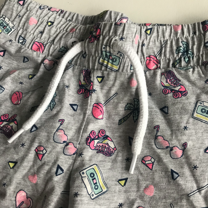 Unknown 5 years pink and grey bundle two shorts