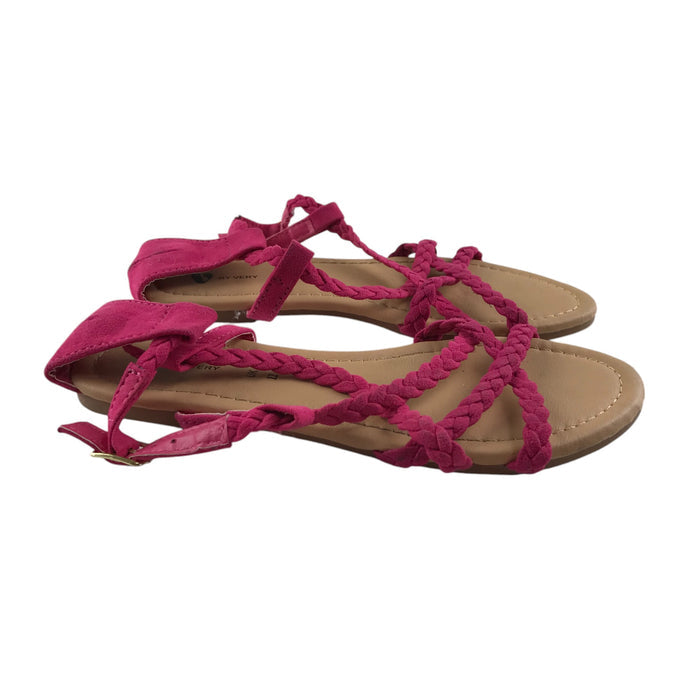 Very size UK 12 (jr) pink straps twisted sandals