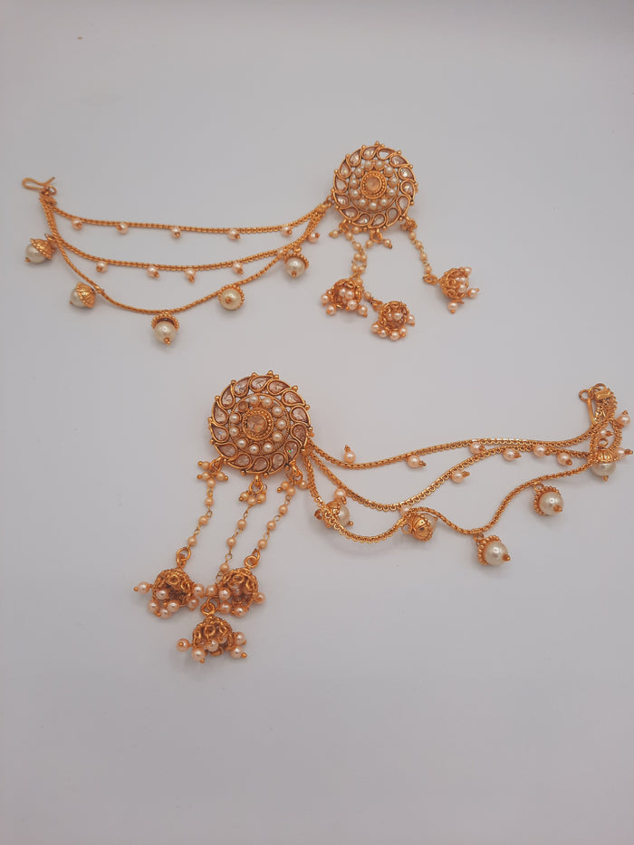 White long maala necklace with pearls and kundanand mughal earrings - NATASHAHS