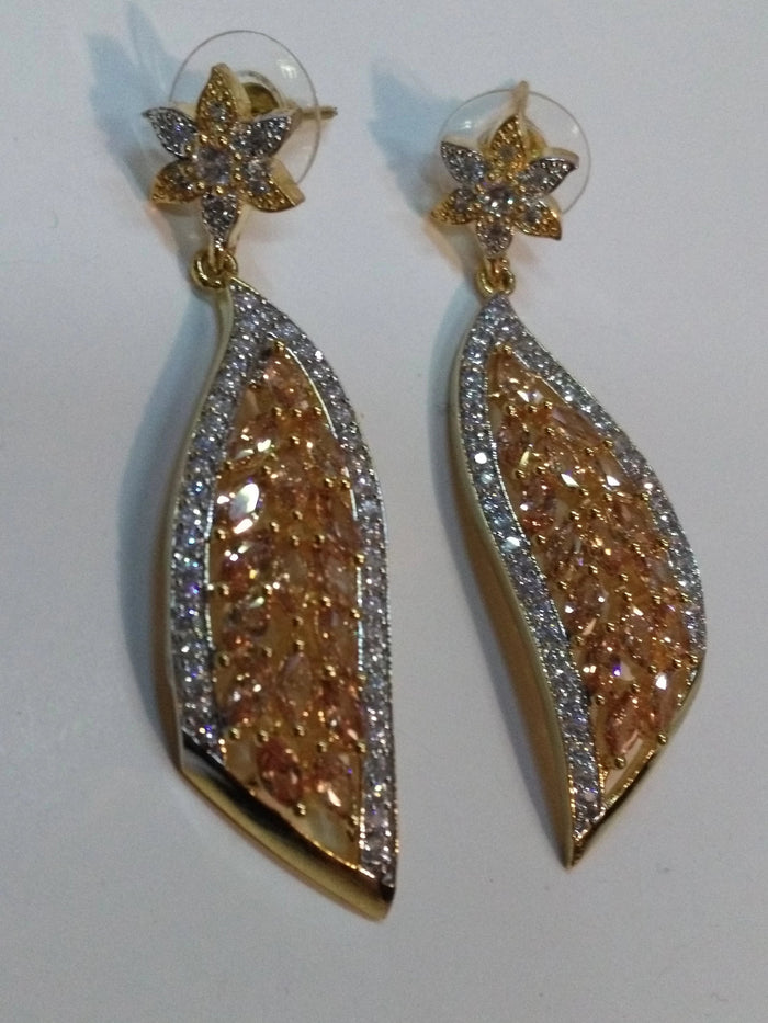 Wing-shaped earrings with champagne semi-precious stones - NATASHAHS