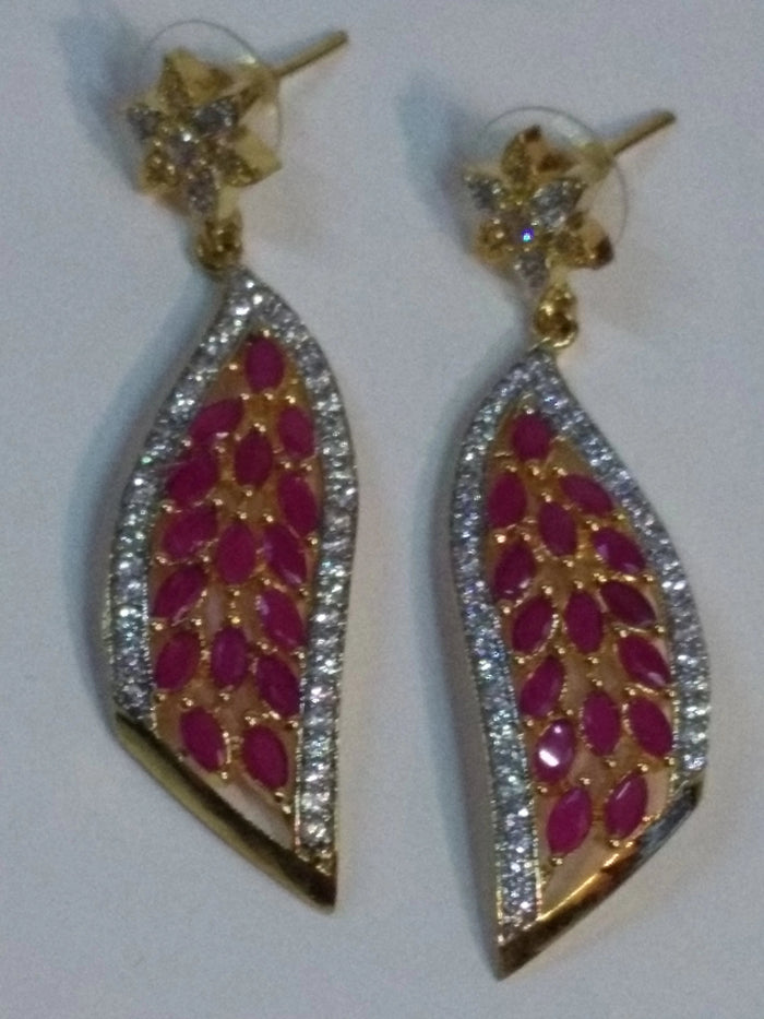 Wing-shaped earrings with champagne semi-precious stones - NATASHAHS