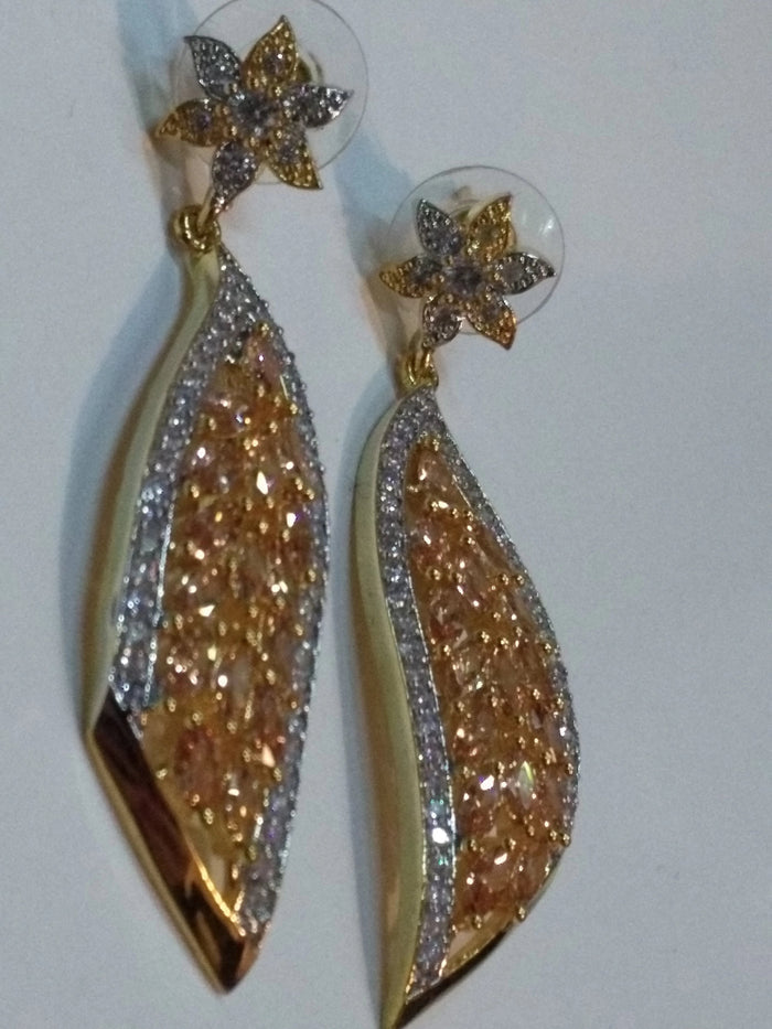 Wing-shaped earrings with pink semi-precious stones - NATASHAHS