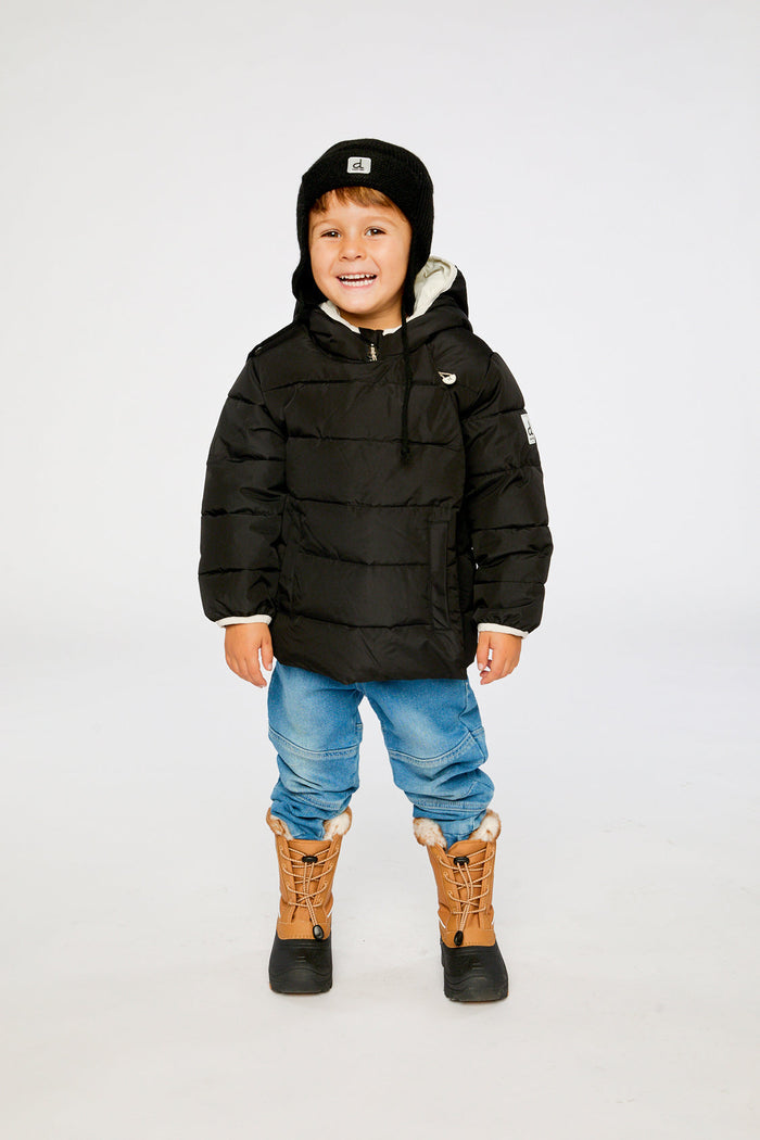 Child wearing the Deux par Deux black car seat winter jacket, front view