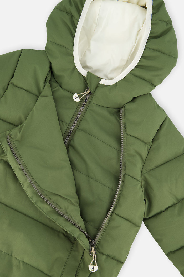 Deux par Deux winter jacket adapted for car seats, olive green: close-up with the front panel opened