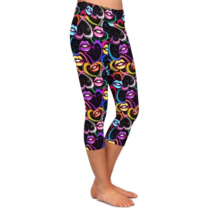 Womens HOT LIPS Printed Capri Leggings
